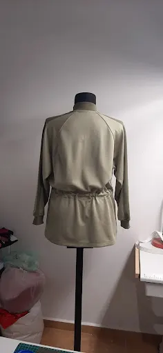 Zakład Krawiecki & Krawcowa Tychy - przeróbki, szycie, projektowanie.